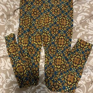 Lularoe printed leggings.